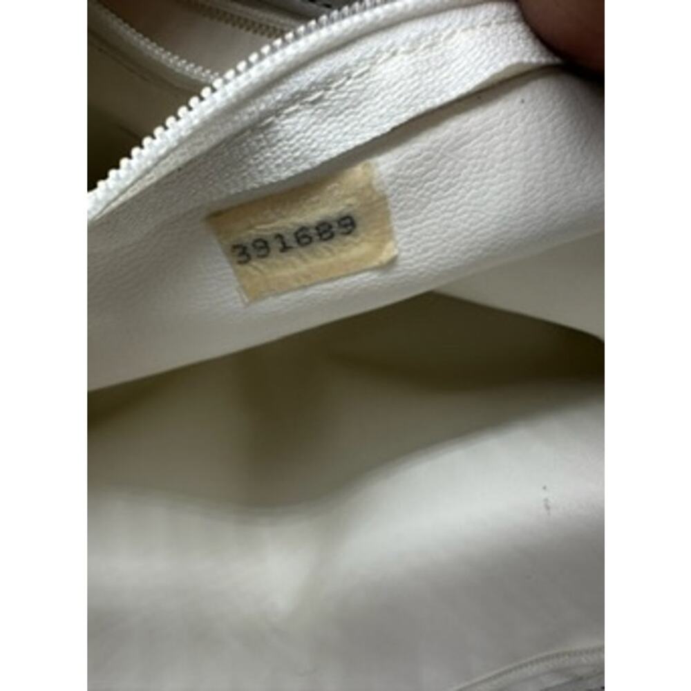 Chanel Vintage White Tote w/Gold hardware*BEAUTIFUL PIECE at bargain price! - Picture 12 of 14